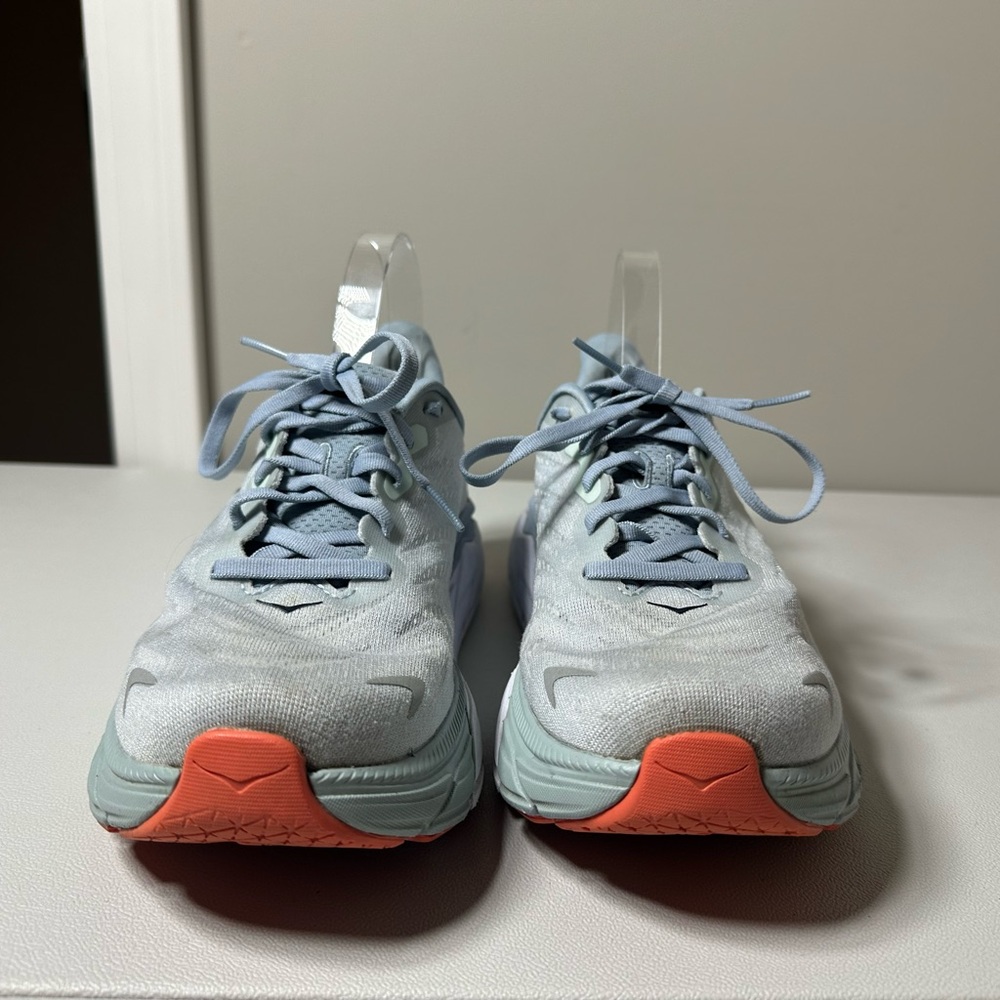 Hoka One One Arahi 6 Athletic Shoes - Picture 3 of 10